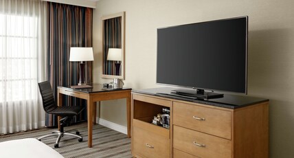 DoubleTree by Hilton San Pedro Room Type - 1 KING BALCONY NONSMOKING