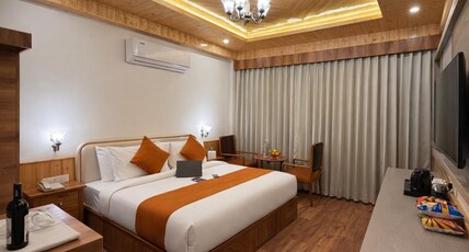 Snow Apple Resort by West Western ( centrally heated and air cooled) Room Type - Cozy Room with balcony and forest view