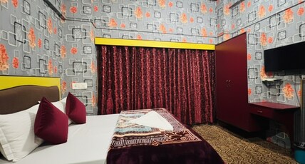 Hotel City Centre, Lal Chowk Room Type - City View Deluxe Room