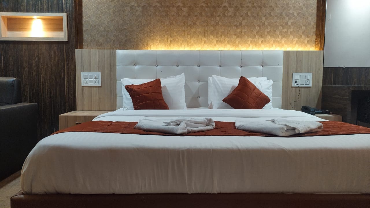 Hotel Lemon Royal - Tap to explore photos