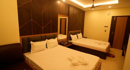 Hotel D Plaza Room Type - Super Deluxe 4-Bed with Balcony Hotel D Plaza Room Type - Super Deluxe 4-Bed with Balcony