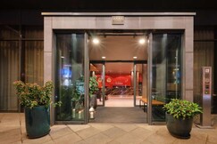 Adina Apartment Hotel Frankfurt Neue Oper