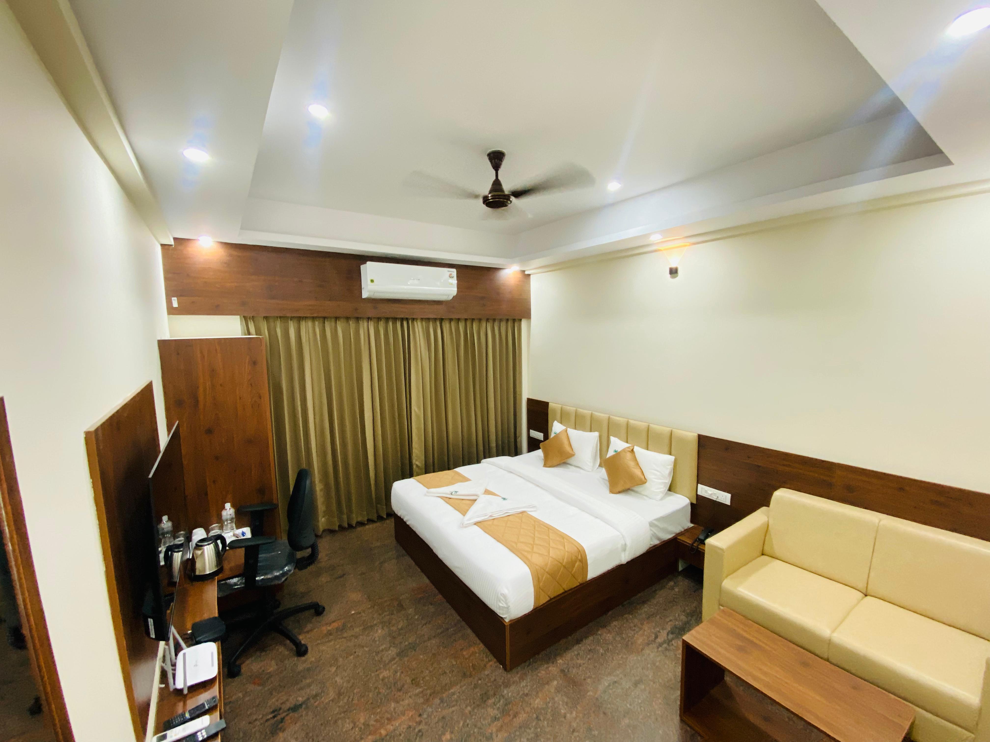 Hotel Sahara Tree - Tap to explore photos