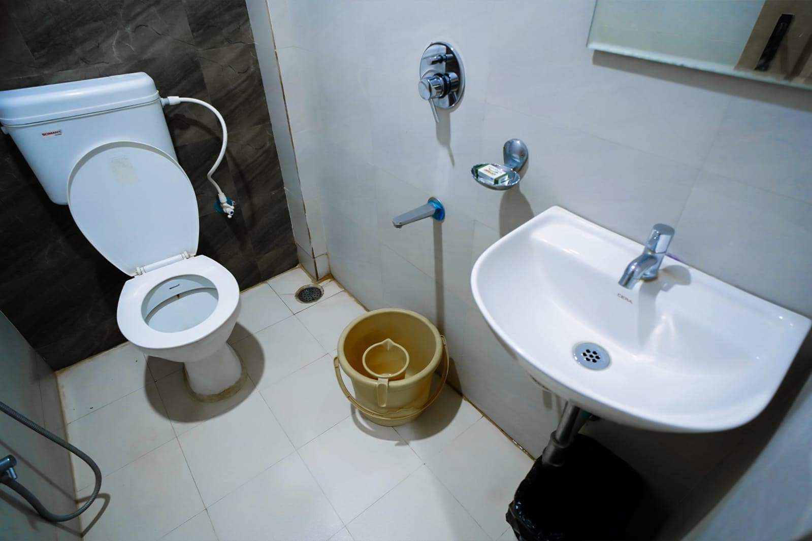 Hotel Prakaash Residency - Tap to explore photos
