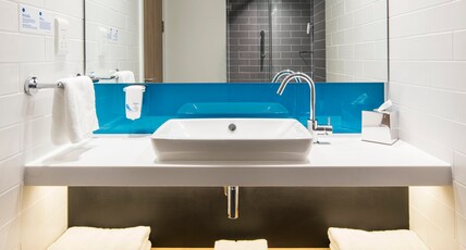 Holiday Inn Express DUBLIN CITY CENTRE Room Type - 1 Double Standard with Free Hot Breakfast