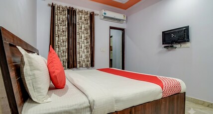 Hotel Royal Raj Room Type - Deluxe Room