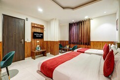 Hotel Shri Sai Deluxe | 1 Min from Adarsh Nagar Metro | Budget Stay for Couples & Families