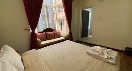 Alobar 1000 Room Type - Standard Room with Queen Bed