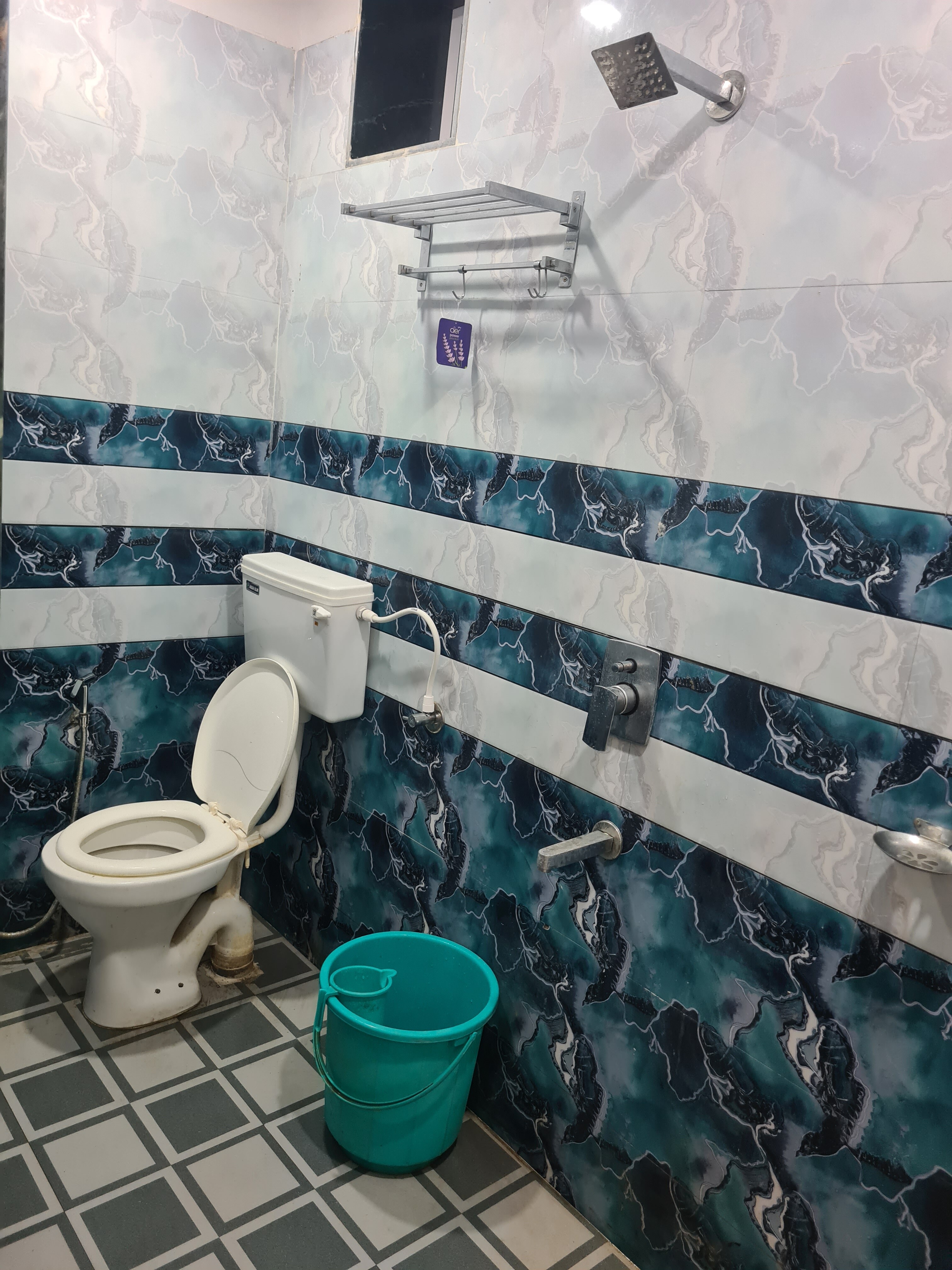 Ocean Breeze Holiday Home - Tap to explore photos