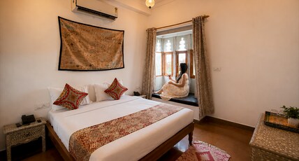 Nivasa Udaipur Room Type - Superior Room - Jharokha seating