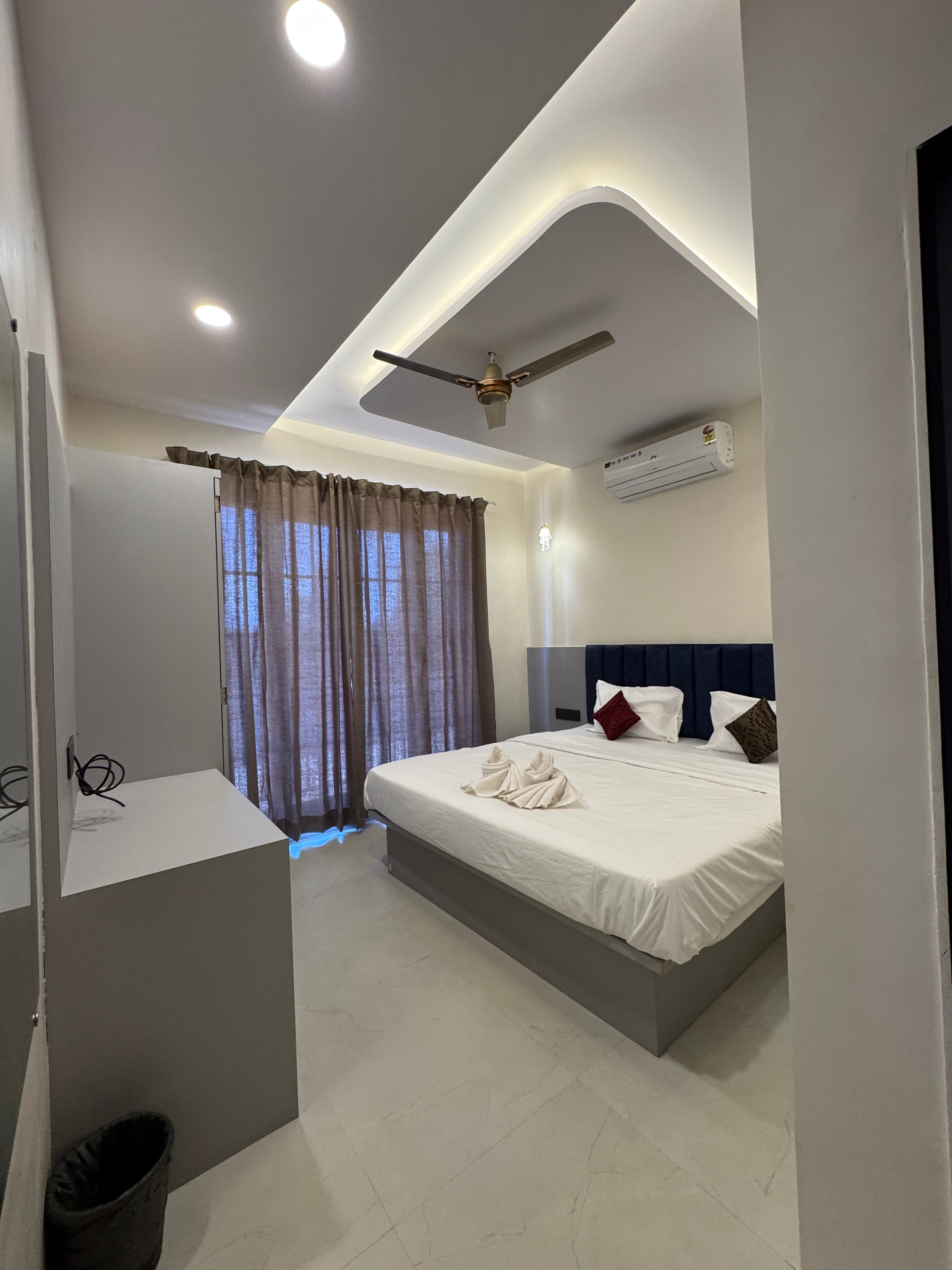 shivaay villa - Tap to explore photos