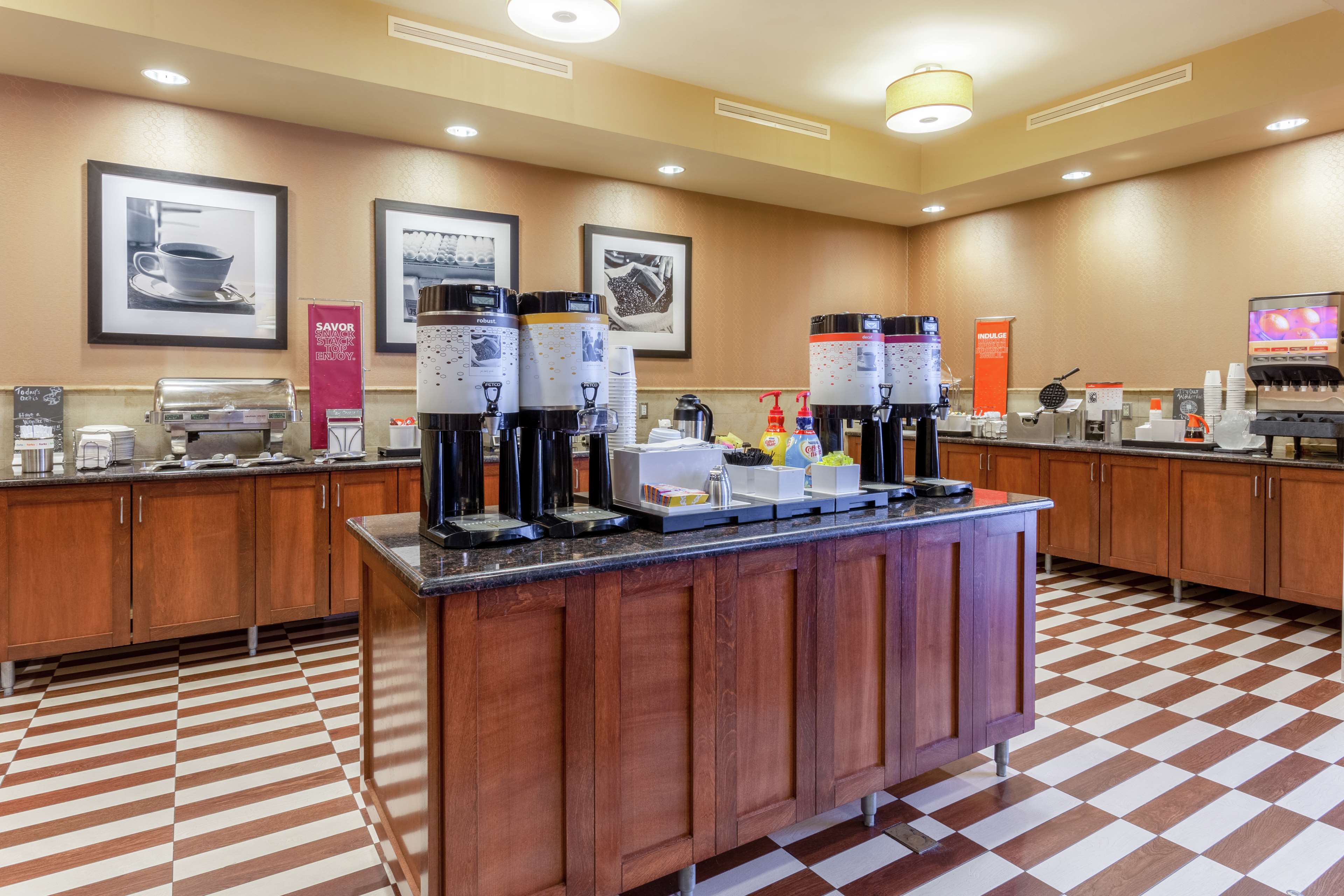 Hampton Inn by Hilton Baltimore/Owings Mills - Tap to explore photos