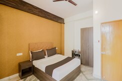 Collection O Kewal Palace Hyderabad Gate