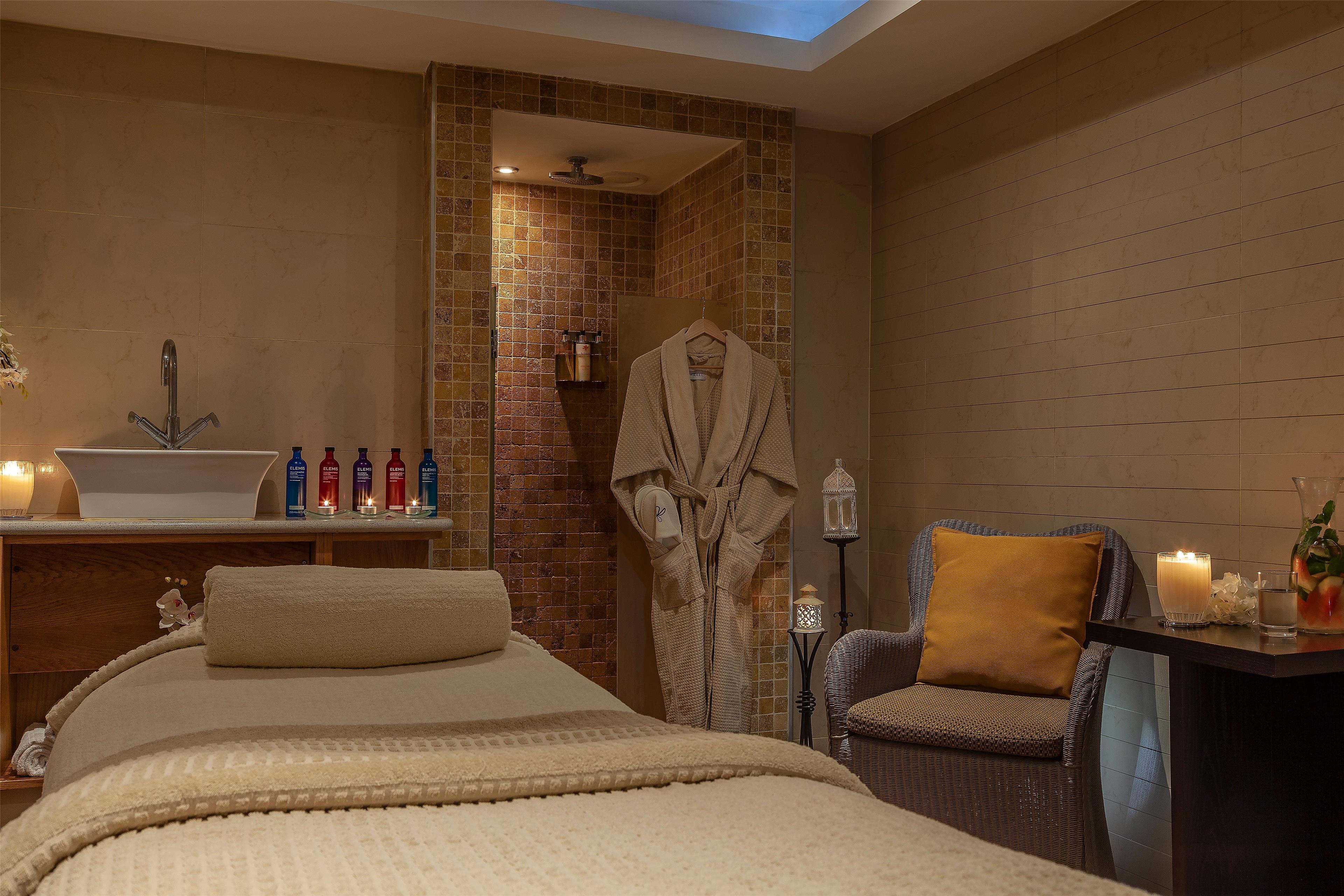 Radisson Blu Hotel & Spa, Limerick - Tap to explore photos