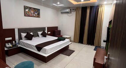 HOTEL THE JMC Room Type - Superior AC Room HOTEL THE JMC Room Type - Superior AC Room