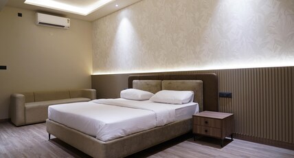 HomeSlice Mansions Room Type - Premium Studio
