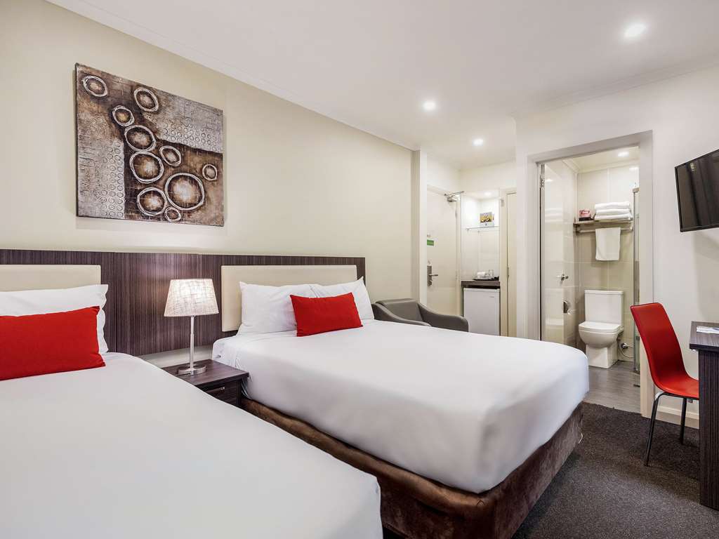 ibis Styles Kingsgate - Tap to explore photos