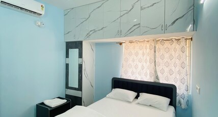 J C Express Inn Room Type - Deluxe Ac Room