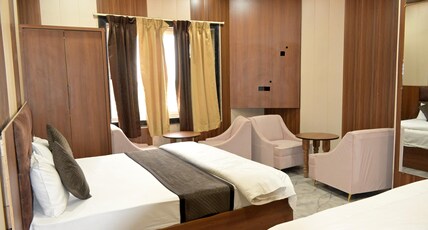 Triveni Hotel And Restaurant Room Type - 3 Beded Room