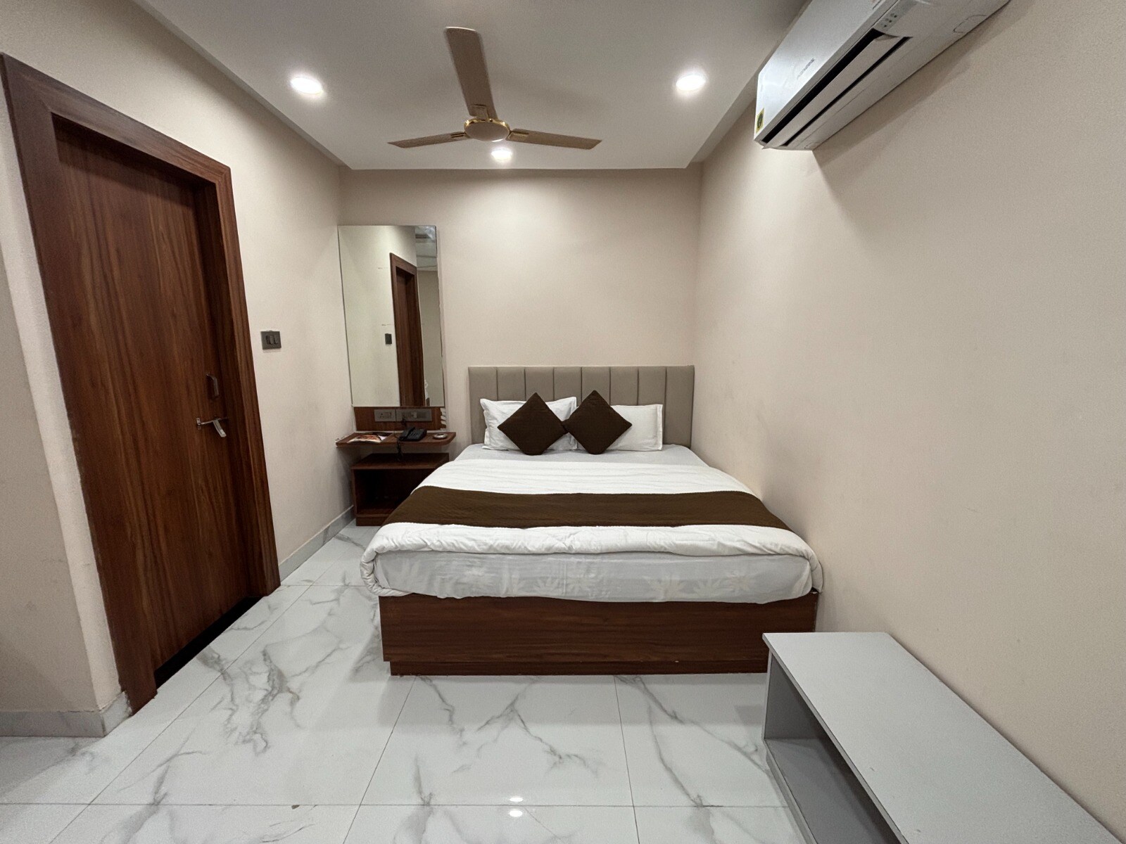 Hotel Golden Time - Tap to explore photos