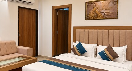 FLORENCE CONTINENTAL HOTEL Room Type - Premium Room