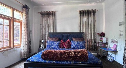 Zikra Home Stay Room Type - Room no 102
