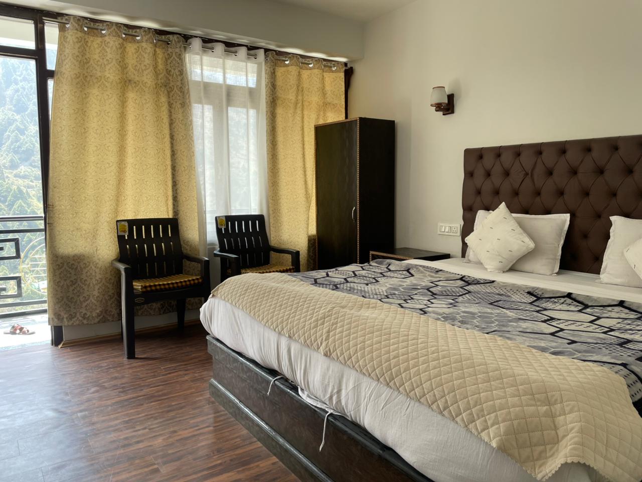 Hotel Pelri Lachung - Tap to explore photos