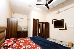 THE HEAVEN HOMESTAYS - A Budget Rooms By Dhesi Group