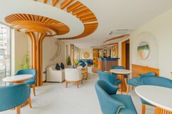 UMET Seaview Hotel with free return airport transfer
