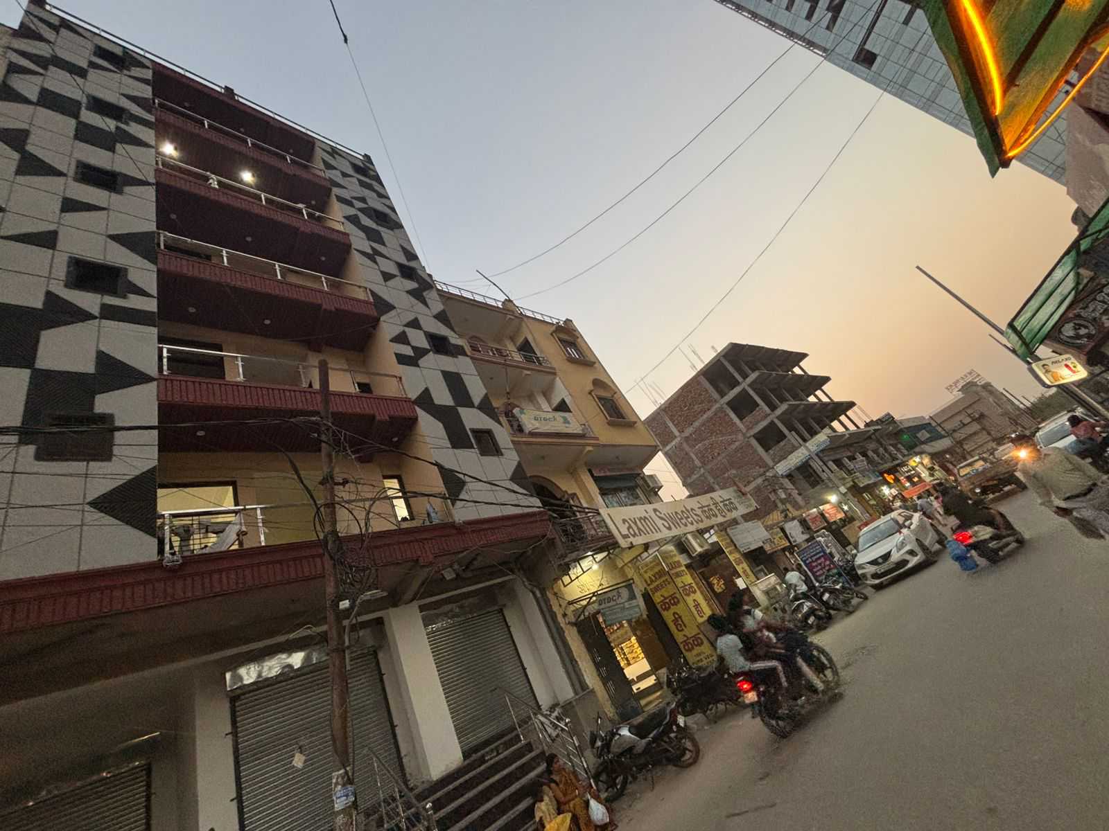 Hotel O SAVVY - Tap to explore photos