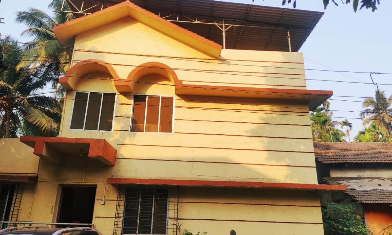 Saraswati Krupa Holiday Home - Tap to explore photos