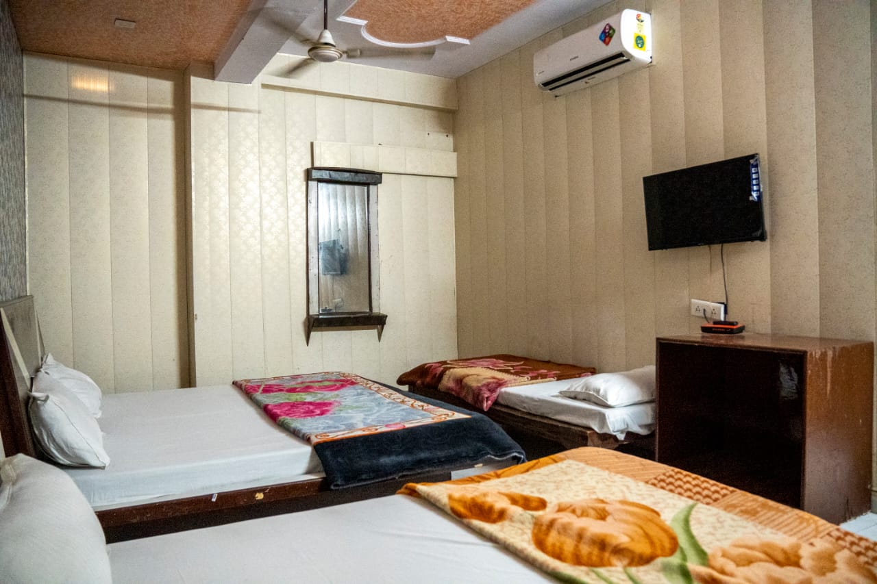 Hotel Ved Agra - Tap to explore photos