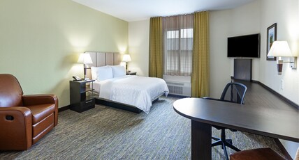 Candlewood Suites Houston North I45 Room Type - 1 King Studio Suite Mobil Access Tub