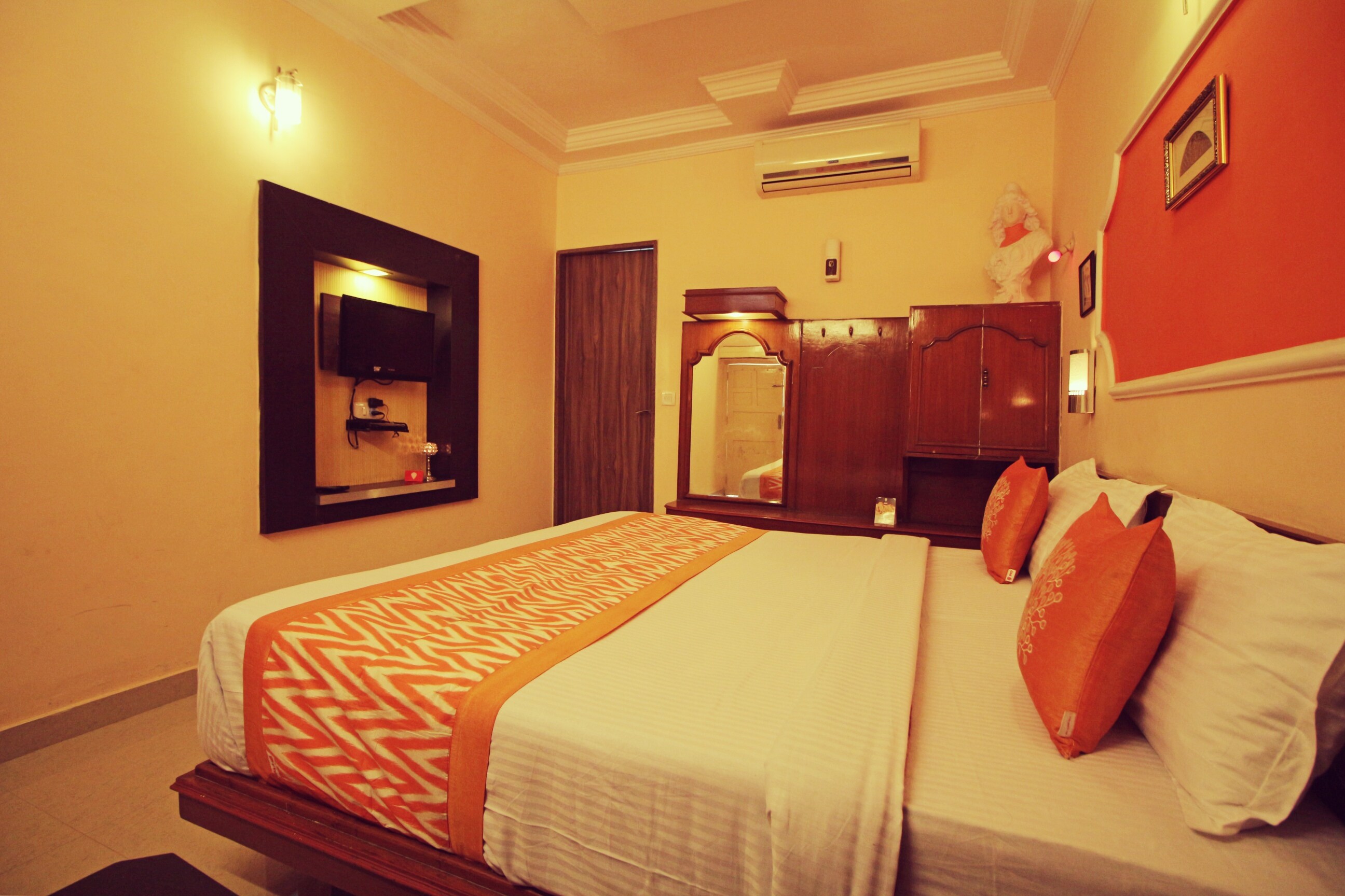 Residency - Elegant Homestay - Tap to explore photos