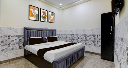 Hotel O Haiderpur Metro Formerly Crown Inn Room Type - Classic