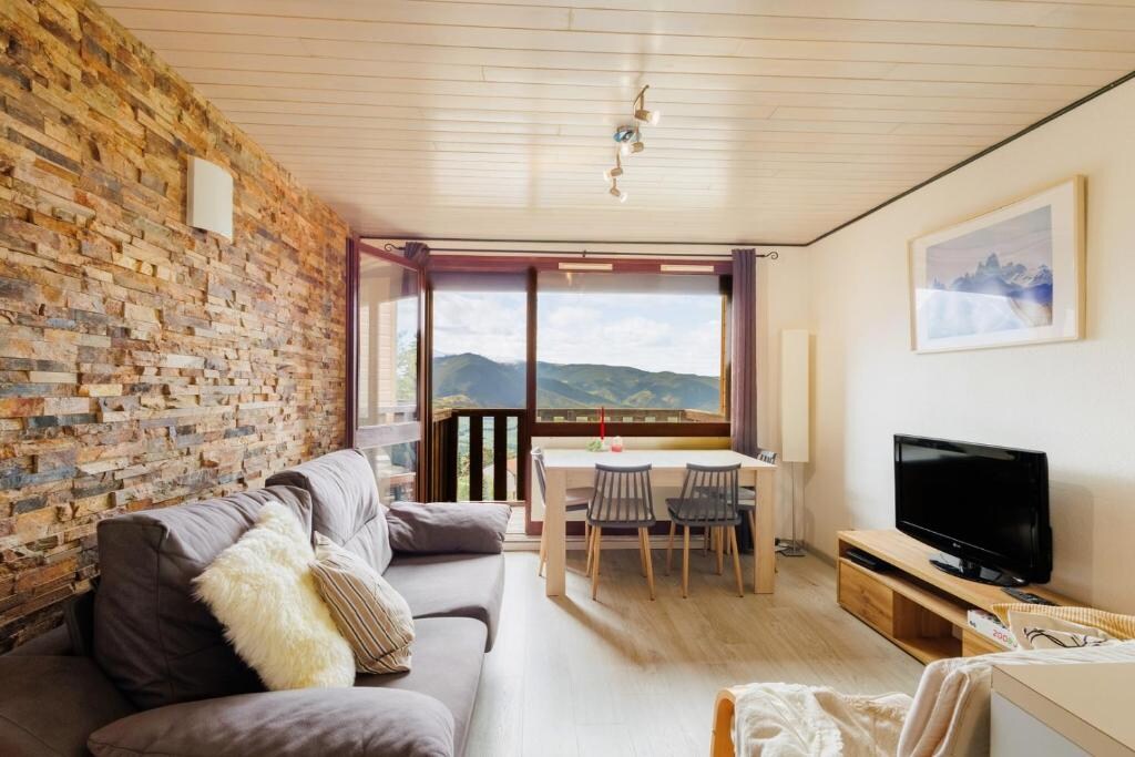 ANANA Balcon Cerdan   Duplex with Views - Tap to explore photos