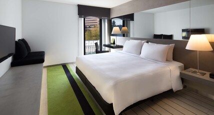 Doubletree by Hilton Lisbon Fontana Park Room Type - KING GUEST ROOM