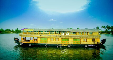 SREEKRISHNA HOUSEBOATS Room Type - 5 bedroom a/c deluxe private houseboat with all meals (10pax)AC timing 9 Pm to