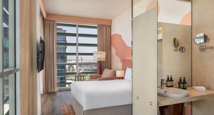 YAS PLAZA CIRCUIT by IHG - Theme Park Access Room Type - 1Queen 2 Twin Family Suite Plaza View Theme Park Access YAS PLAZA CIRCUIT by IHG - Theme Park Access Room Type - 1Queen 2 Twin Family Suite Plaza View Theme Park Access