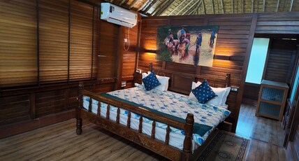 Jungle Heritage Room Type - Pond Wooden Villa