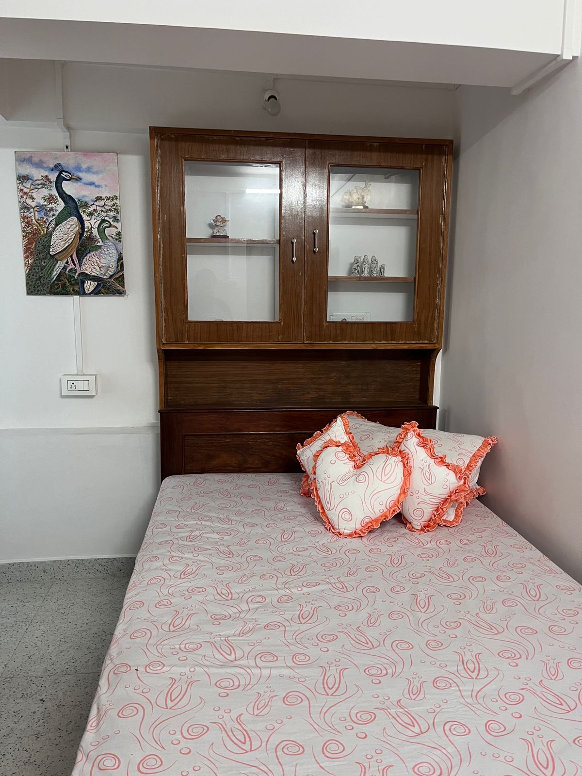 EJ Frontyard || Cafe || Entire 2 BHK Apartment - Tap to explore photos