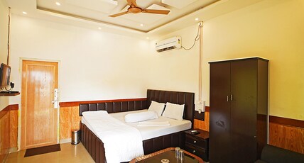 Lake View Village Resort Room Type - DELUXE COTTAGE WITH BALCONY And LAKE VIEW