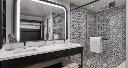 Canopy by Hilton San Antonio Riverwalk Room Type - 1 KG BED SUITE RIVERWK VW
