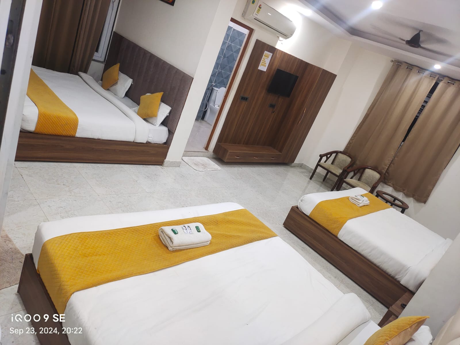 Hotel Jai Raghu Shiv - Tap to explore photos