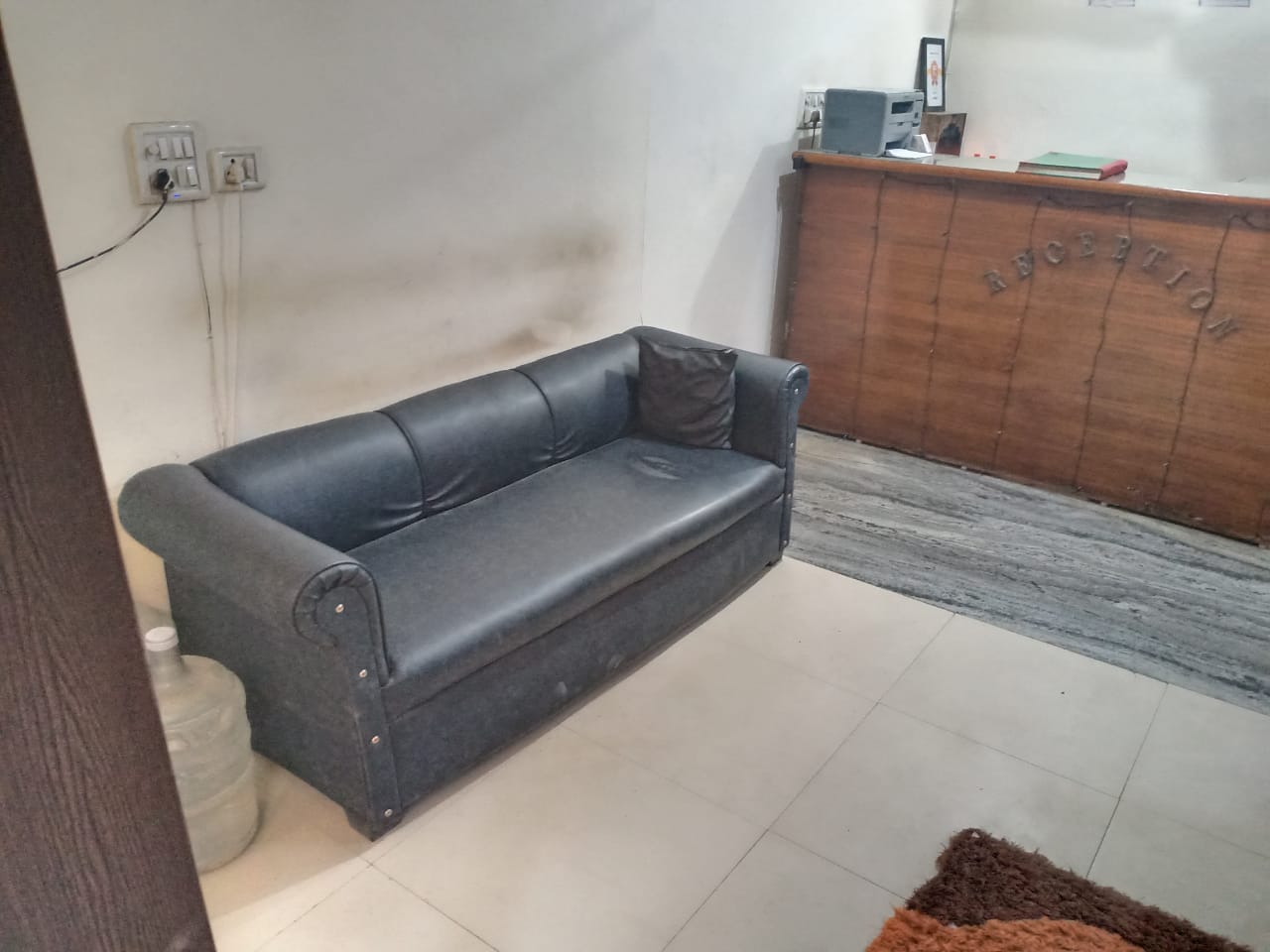 Friendly Stay - Tap to explore photos