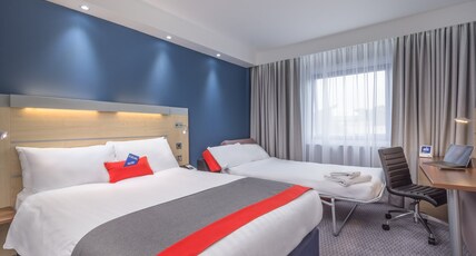 Holiday Inn Express KETTERING Room Type - 1 Double Standard Sofabed with Free Hot Breakfast