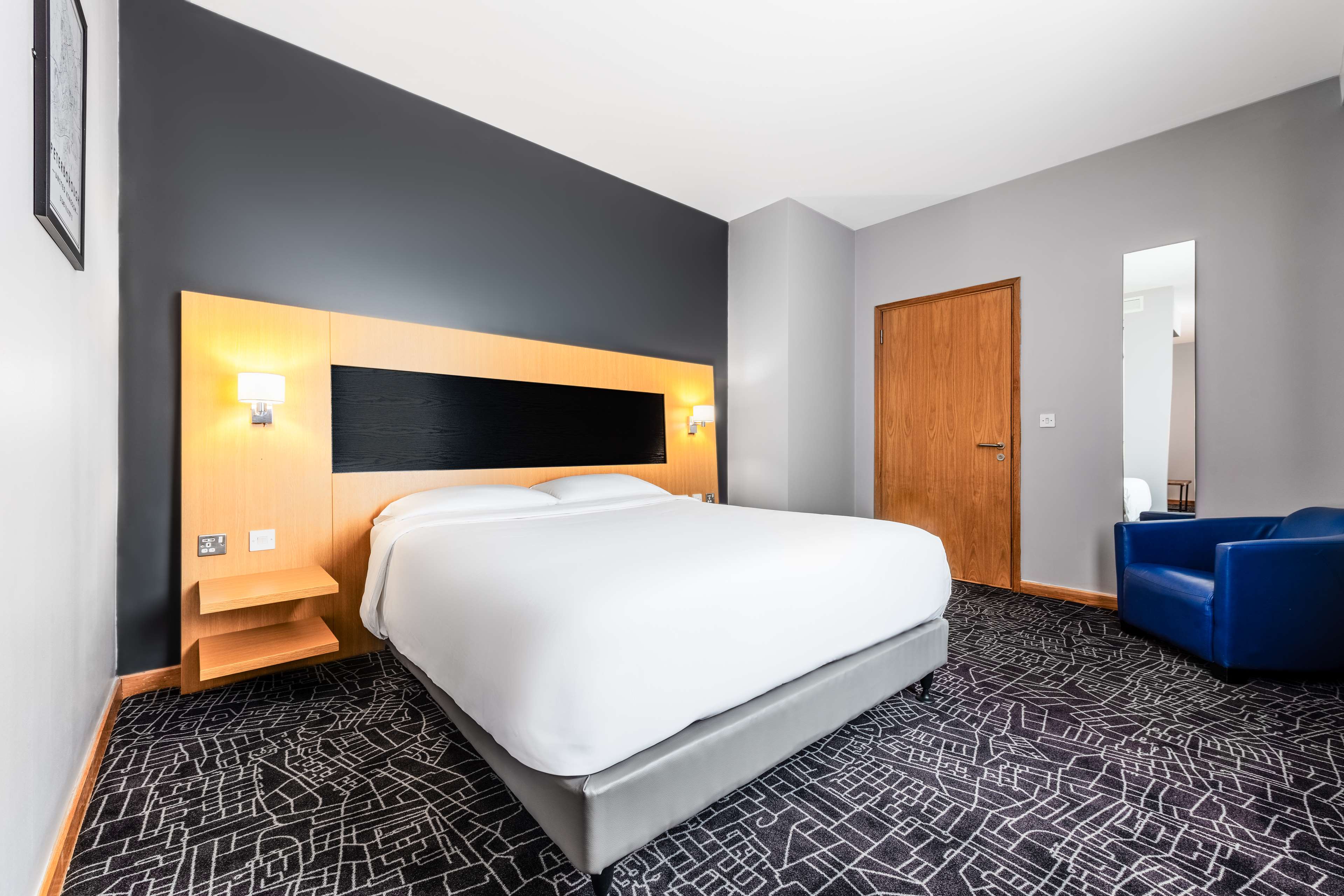 Park Inn by Radisson Peterborough - Tap to explore photos