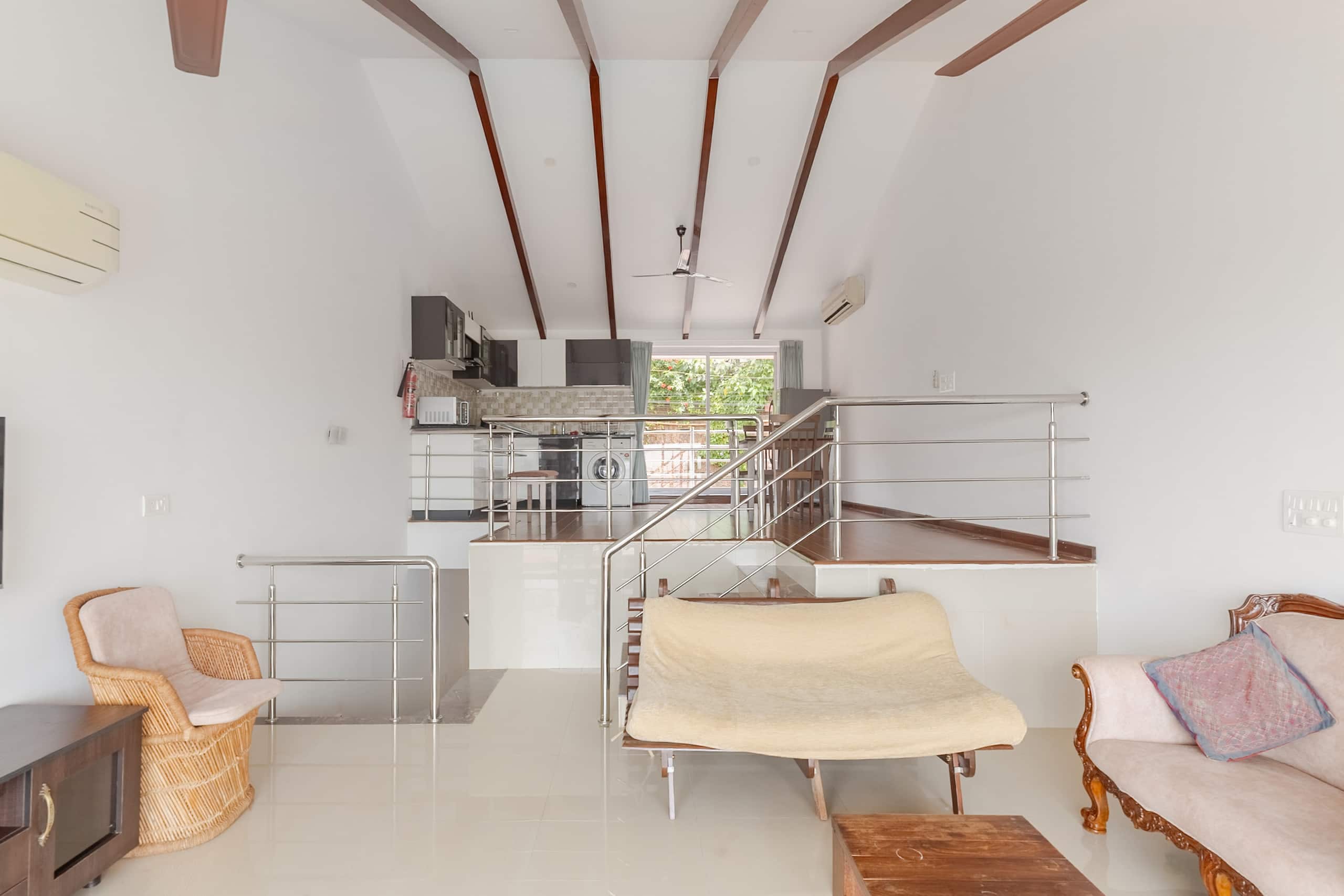 Beach View Luxury 2 BHK near Candolim with Pool - Tap to explore photos