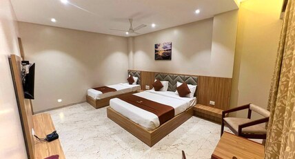 Hotel 9 Coin Room Type - Deluxe Triple Room