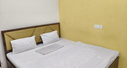 HOTEL MEERA Room Type - DOUBLE BEDROOM